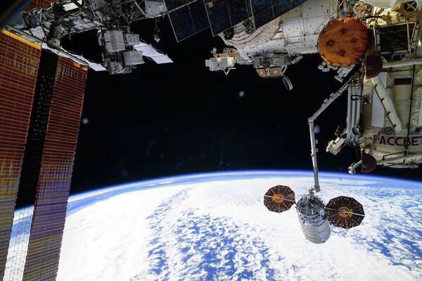 Расстыковка грузового корабля Cygnus от Международной космической станции - Sputnik Молдова