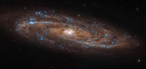 Спиральная галактика NGC 4100 - Sputnik Молдова
