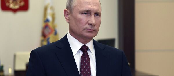 Президент РФ В. Путин поздравил выпускников военных вузов и академий с Днём Победы - Sputnik Moldova