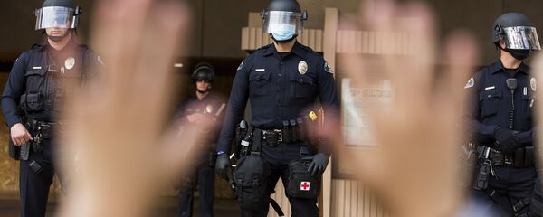 Полиция во время протестов в США - Sputnik Moldova