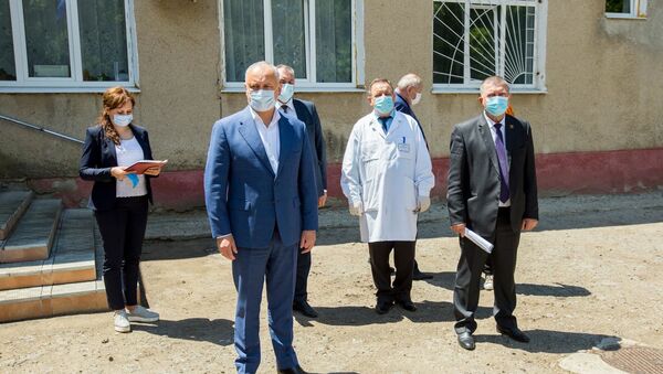 Игорь Додон посетил одну из клиник в районе Штефан-Водэ - Sputnik Молдова