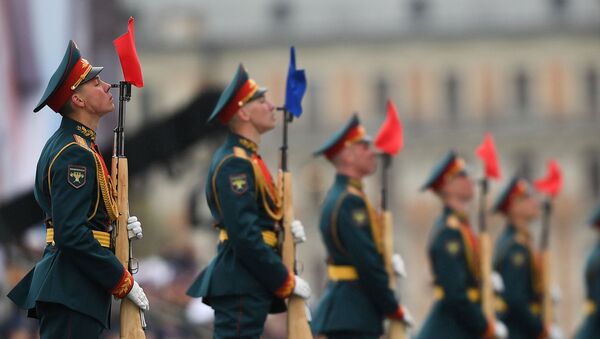 Военнослужащие президентского полка на военном параде на Красной площади в Москве - Sputnik Moldova