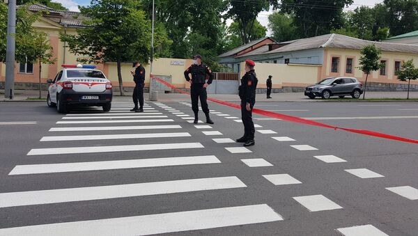 Carabinierii au încercuit zona Ambasadei Federației Ruse la Chișinău - Sputnik Moldova