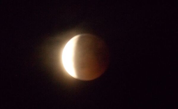 Coridorul eclipselor din 2020: Astăzi avem o eclipsă de Lună, apoi urmează una de Soare Coridorul eclipselor din 2020: Astăzi avem o eclipsă de Lună, apoi urmează una de Soare - Sputnik Moldova