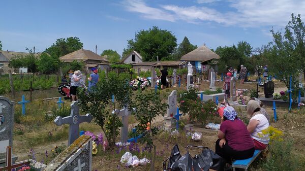 La Cimitir de Paștele Blajinilor - Sputnik Moldova