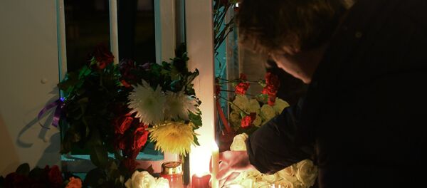 Цветы у посольства Франции в Москве - Sputnik Молдова