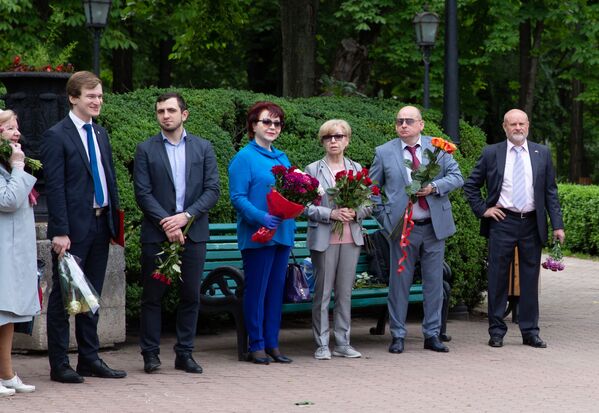 Возложение цветов к памятнику А.С.Пушкина в Кишиневе - Sputnik Moldova