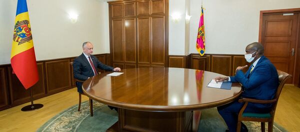 Встреча президента Молдовы Игоря Додона с послом США в республике Дереком Хоганом Встреча президента Молдовы Игоря Додона с послом США в республике Дереком Хоганом - Sputnik Молдова