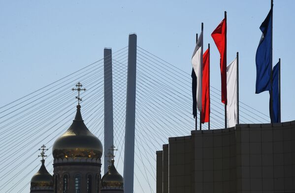 Флаги на центральной площади во Владивостоке - Sputnik Moldova