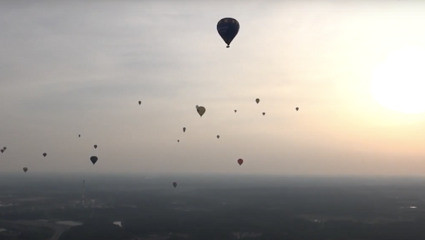 Крутятся-вертятся: чемпионат воздушных шаров в Литве   - Sputnik Молдова