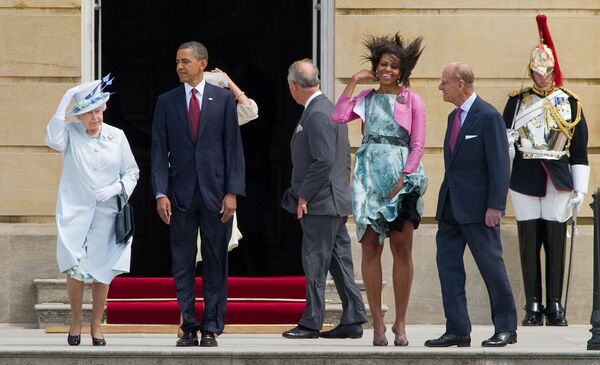 Королева Великобритании Елизавета II, президент США Барак Обама, первая леди США Мишель Обама и принц Филипп, герцог Эдинбургский в Букингемском дворце, 2011 год - Sputnik Молдова