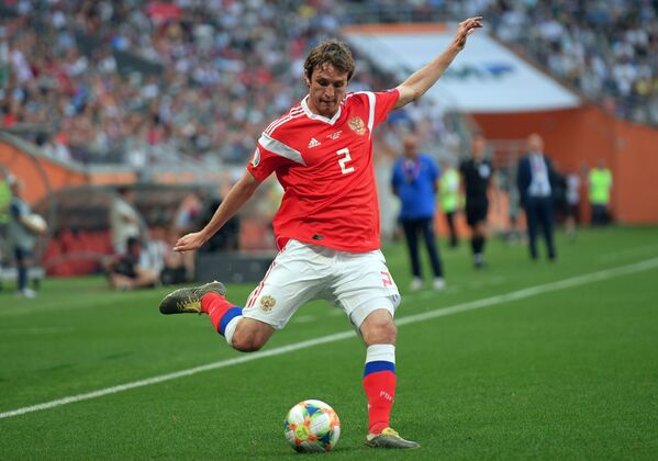 Jucătorul echipei naționale ruse, Mario Fernandez, în meciul de calificare al Campionatului European de fotbal 2020 - Sputnik Moldova-România