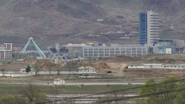 Промышленный комплекс Кэсон в Северной Корее  - Sputnik Moldova-România