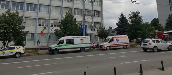 Проверка сообщения о бомбе в здании суда сектора Буюканы - Sputnik Молдова