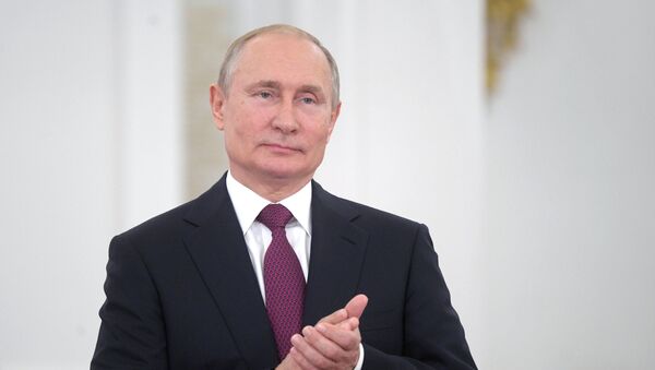 Президент РФ В. Путин вручил Госпремии в Кремле - Sputnik Молдова
