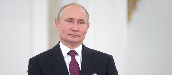 Президент РФ В. Путин вручил Госпремии в Кремле Президент РФ В. Путин вручил Госпремии в Кремле - Sputnik Молдова