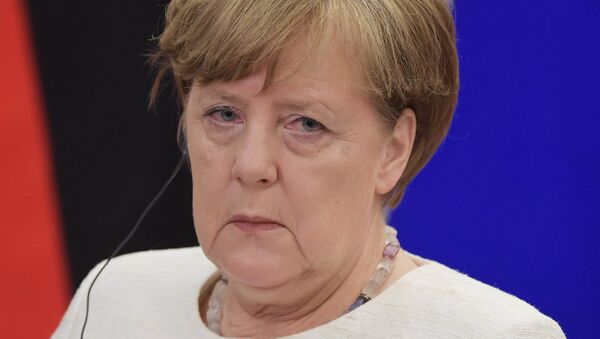 Cancelarul german Angela Merkel în timpul vizitei oficiale la Soci, Rusia - Sputnik Moldova