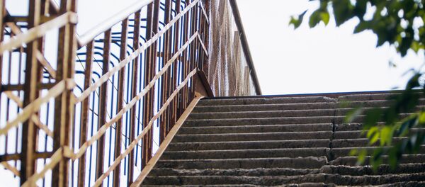 Мост над железной дорогой Мост над железной дорогой - Sputnik Молдова