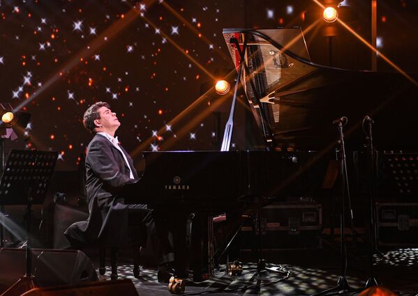 Онлайн-концерт российского пианиста Дениса Мацуева в рамках проекта Шоу ON! на Okko - Sputnik Молдова
