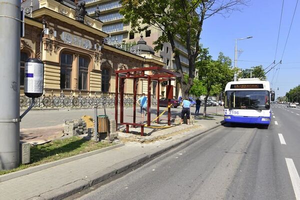 В центре Кишинева появится современная остановка общественного транспорта В центре Кишинева появится современная остановка общественного транспорта - Sputnik Молдова