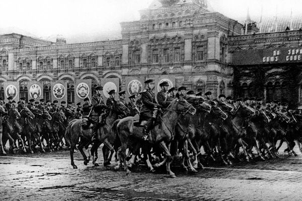 Parada Victoriei la 24 iunie 1945 în Piața Roșie. - Sputnik Moldova-România