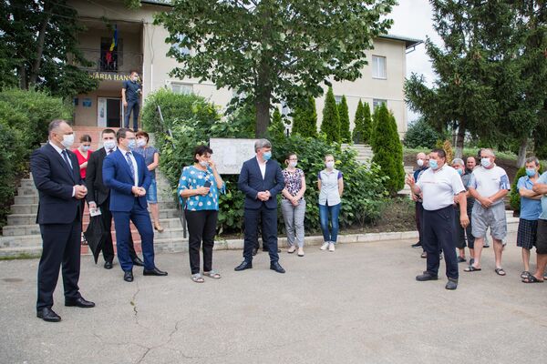 Ion Chicu a mers în localitatea Hansca, afectată de ploile torențiale: Iată ce a promis Ion Chicu a mers în localitatea Hansca, afectată de ploile torențiale: Iată ce a promis - Sputnik Moldova