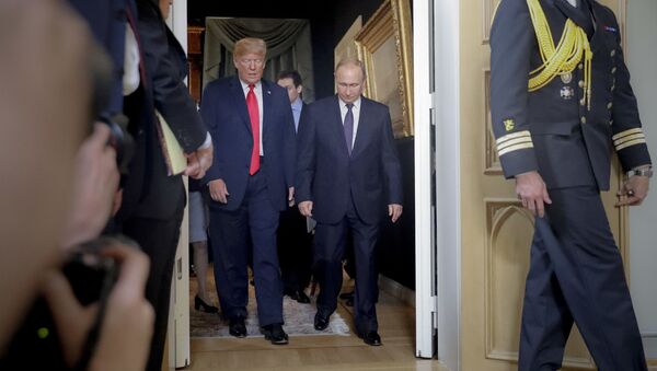 Президент Дональд Трамп (слева) и президент России Владимир Путин - Sputnik Молдова