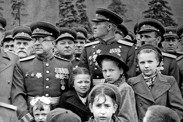  Parada Victoriei la 24 iunie 1945 în Piața Roșie. - Sputnik Moldova