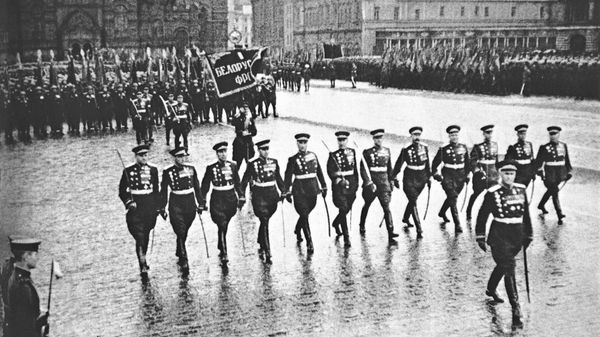 Генерал армии В. Д. Соколовский на Параде Победы 1945 года - Sputnik Молдова