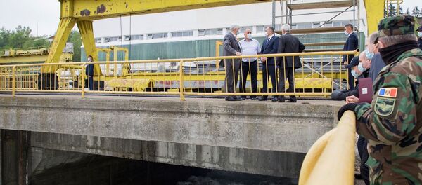 Премьер-министр Ион Кику посетил гидроэнергетический узел Костешты-Стынка. Премьер-министр Ион Кику посетил гидроэнергетический узел Костешты-Стынка. - Sputnik Молдова