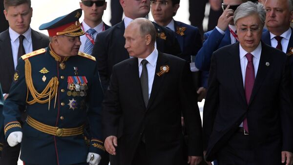 Президент РФ В. Путин принял участие в военном параде в ознаменование 75-летия Победы - Sputnik Moldova