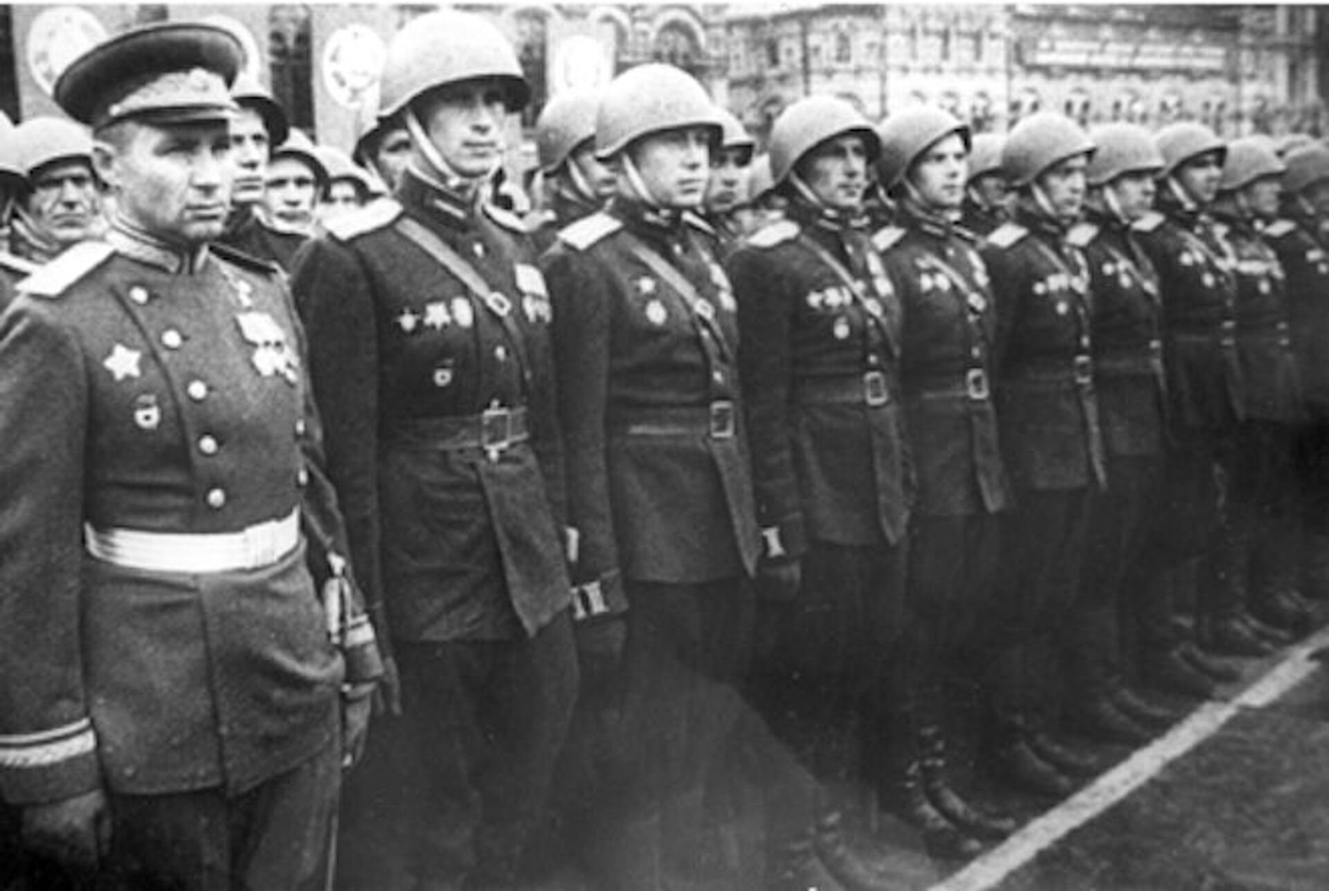 Умер последний в Молдове участник Парада Победы 1945 года в Москве  - Sputnik Молдова, 1920, 29.03.2021