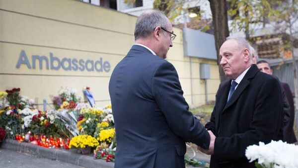 Президент Модовы Николай Тимофти и посол Франции в РМ Паскаль Вагонь - Sputnik Moldova
