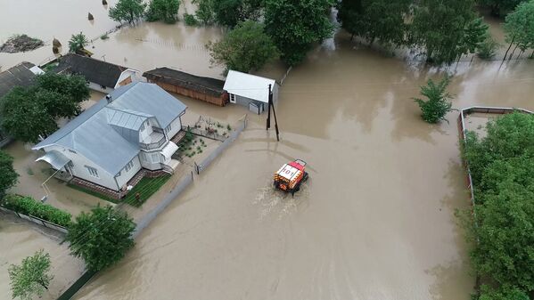 Последствия наводнения в Черновицкой области, Украина  - Sputnik Moldova
