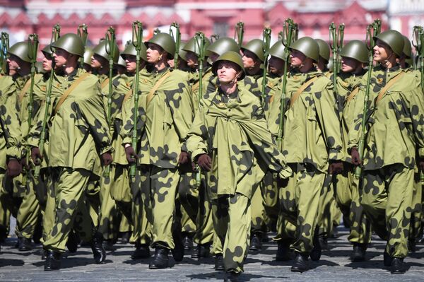 Как тогда — в 1945-м: чем запомнился парад Победы — 2020 Как тогда — в 1945-м: чем запомнился парад Победы — 2020 - Sputnik Молдова