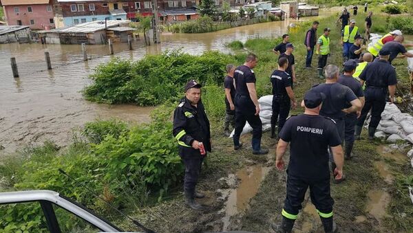 Urmările inundațiilor din Valea Jiului, România - Sputnik Moldova-România