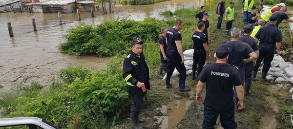 Urmările inundațiilor din Valea Jiului, România Urmările inundațiilor din Valea Jiului, România - Sputnik Moldova-România