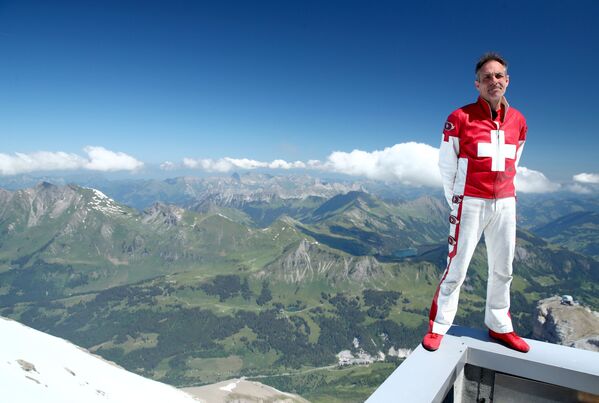 Акробат Freddy Nock позирует на фоне швейцарских Альп - Sputnik Молдова