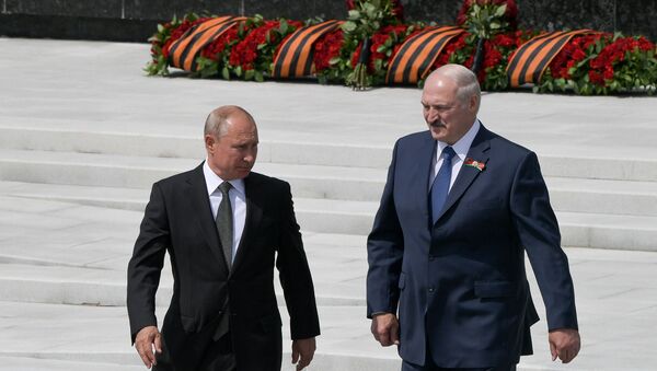 Президент РФ В. Путин и президент Беларуси А. Лукашенко открыли Ржевский мемориал Советскому солдату - Sputnik Молдова
