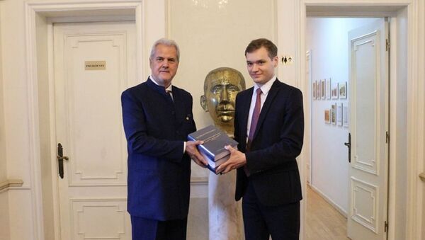 Adrian Năstase în vizită la Ambasada Rusiei în România - Sputnik Moldova-România