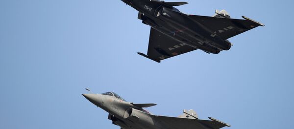 Французские многоцелевые истребители Dassault Rafale  - Sputnik Moldova-România