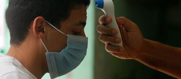 Проверка температуры перед экзаменом, Каир, Египет - Sputnik Moldova