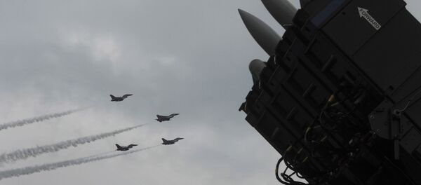 F-16 fighter jets and surface-to-air missile system (File) - Sputnik Moldova