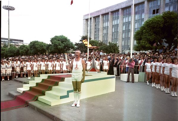 Flacăra păcii și prieteniei: Cum a întâmpinat Moldova Focul Olimpic în anul 1980 Flacăra păcii și prieteniei: Cum a întâmpinat Moldova Focul Olimpic în anul 1980 - Sputnik Moldova
