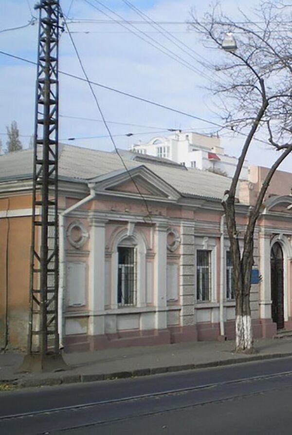 Чугунные свидетели Российской Империи в Кишиневе Чугунные свидетели Российской Империи в Кишиневе - Sputnik Молдова