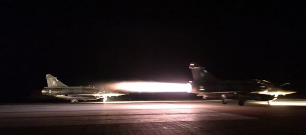 СПУТНИК_Истребители ВВС Франции впервые после теракта в Париже вылетели для атаки ИГ - Sputnik Молдова