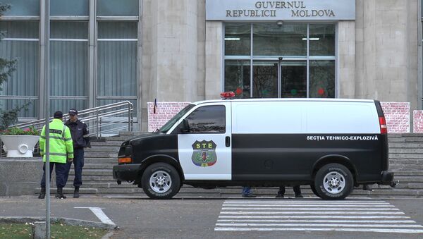 Сотрудники полиции искали бомбу в здании правительства Молдовы - Sputnik Молдова