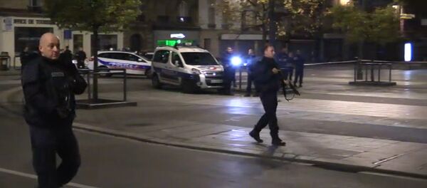 СПУТНИК_Полицейские с автоматами патрулировали пригород Парижа во время спецоперации СПУТНИК_Полицейские с автоматами патрулировали пригород Парижа во время спецоперации - Sputnik Молдова