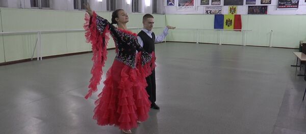 Единственный в Молдове инвалид, занимающийся танцами, получил гран-при - Sputnik Молдова