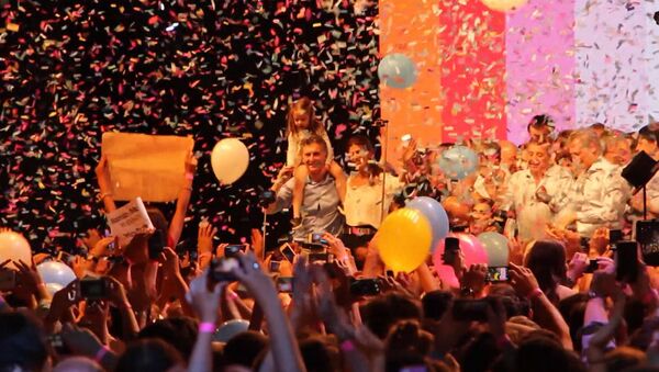 СПУТНИК_Лидирующий на выборах в Аргентине Макри танцевал перед ликующей толпой - Sputnik Молдова
